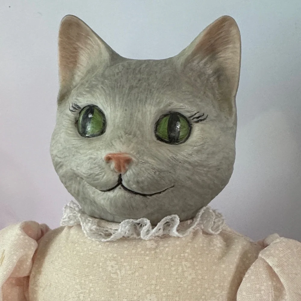N/A charming cat